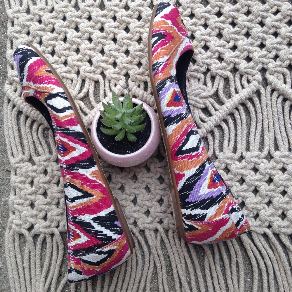 Toms Multi-Color Pattern Ballet Flats Size 7 - image 6